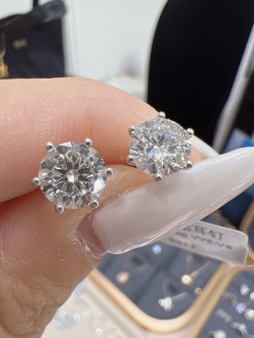 【合成/培育】RZ圆形2克拉六爪经典气质款耳钉18K金