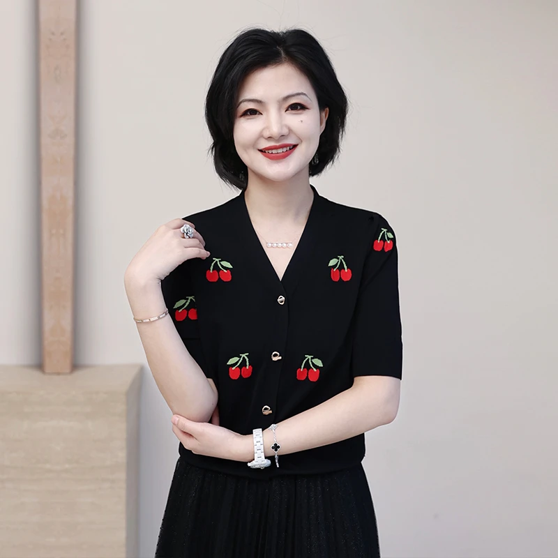 枫竺阿楠anan 得心樱手 v领刺绣樱桃短袖针织开衫女洋气薄款上衣