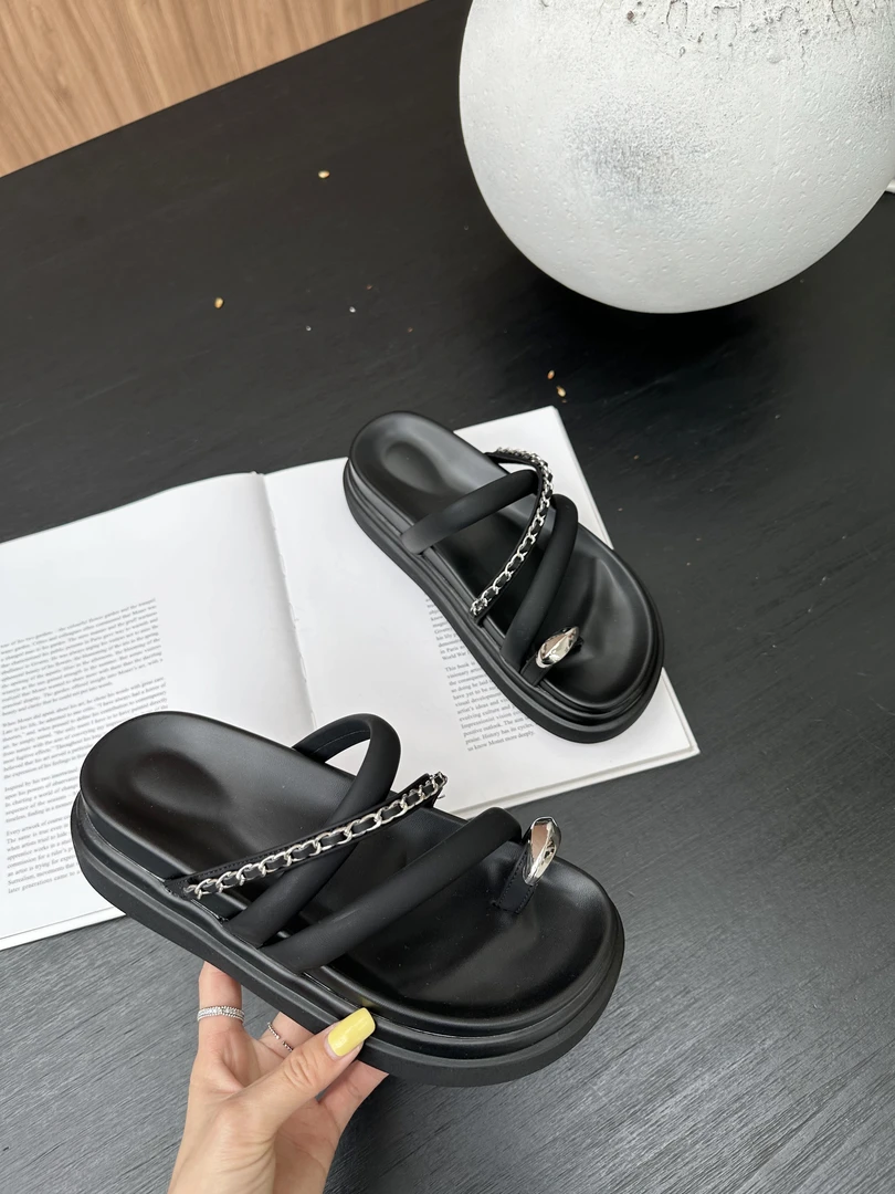 厚底百搭休闲沙滩凉拖鞋女鞋纯色时尚搭裙子黑色气质休闲沙滩拖鞋