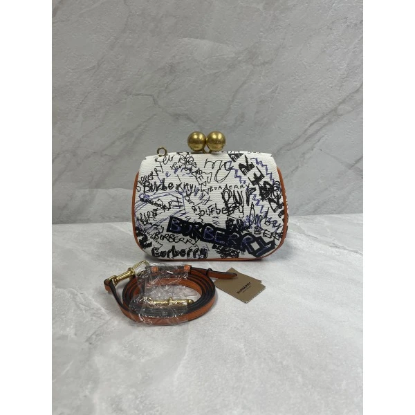 95新/博柏利/妃鱼/橙子精选/包包/市场价15999/240919CZ0037