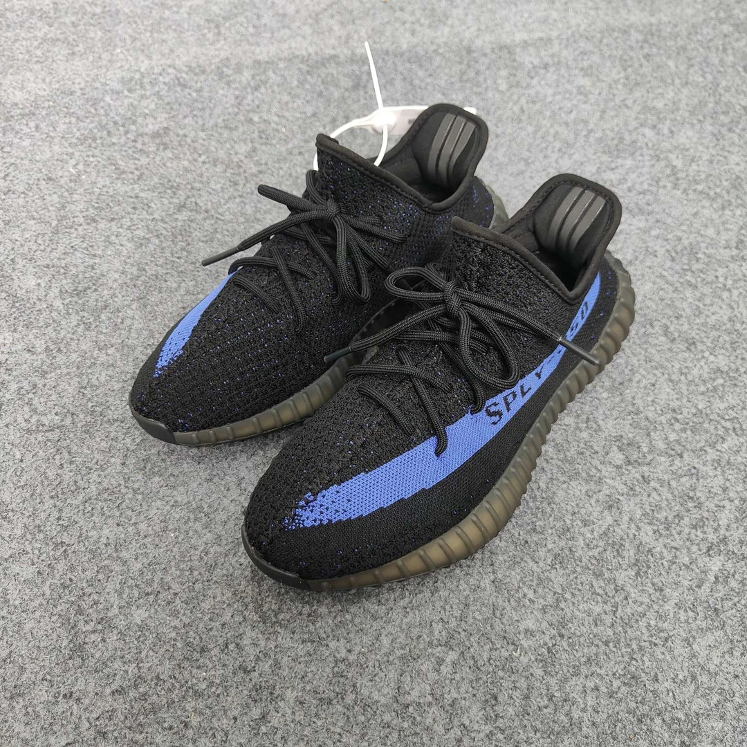 yeezy350黑蓝 41码 tt2413 休闲鞋