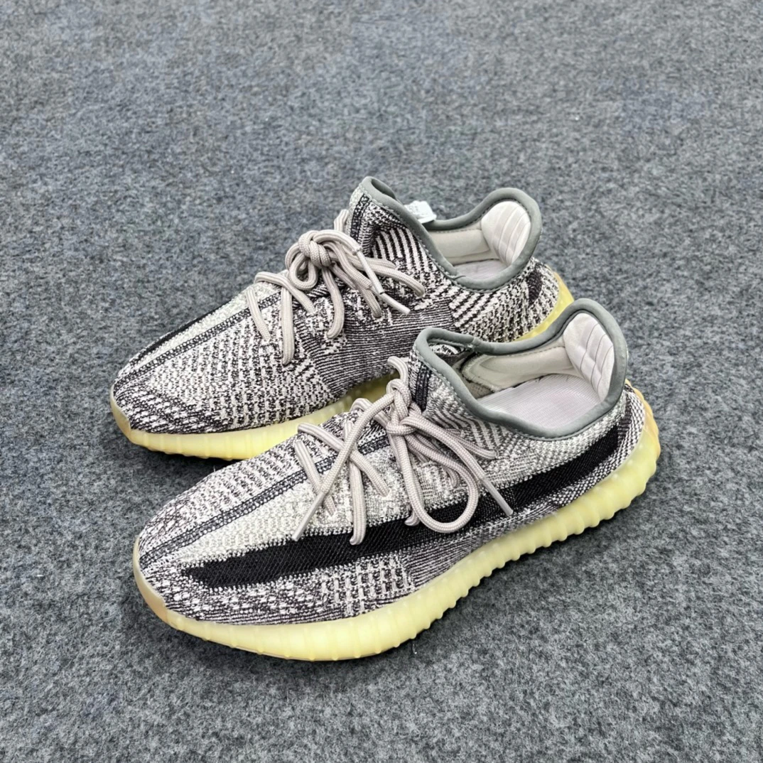 Yeezy350灰芝麻40.5码 QQ1113 鞋