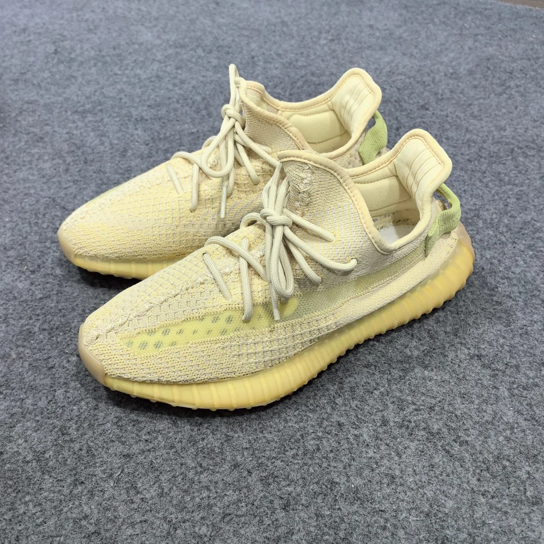 yeezy350亚麻 42.5码原盒 QQ1601