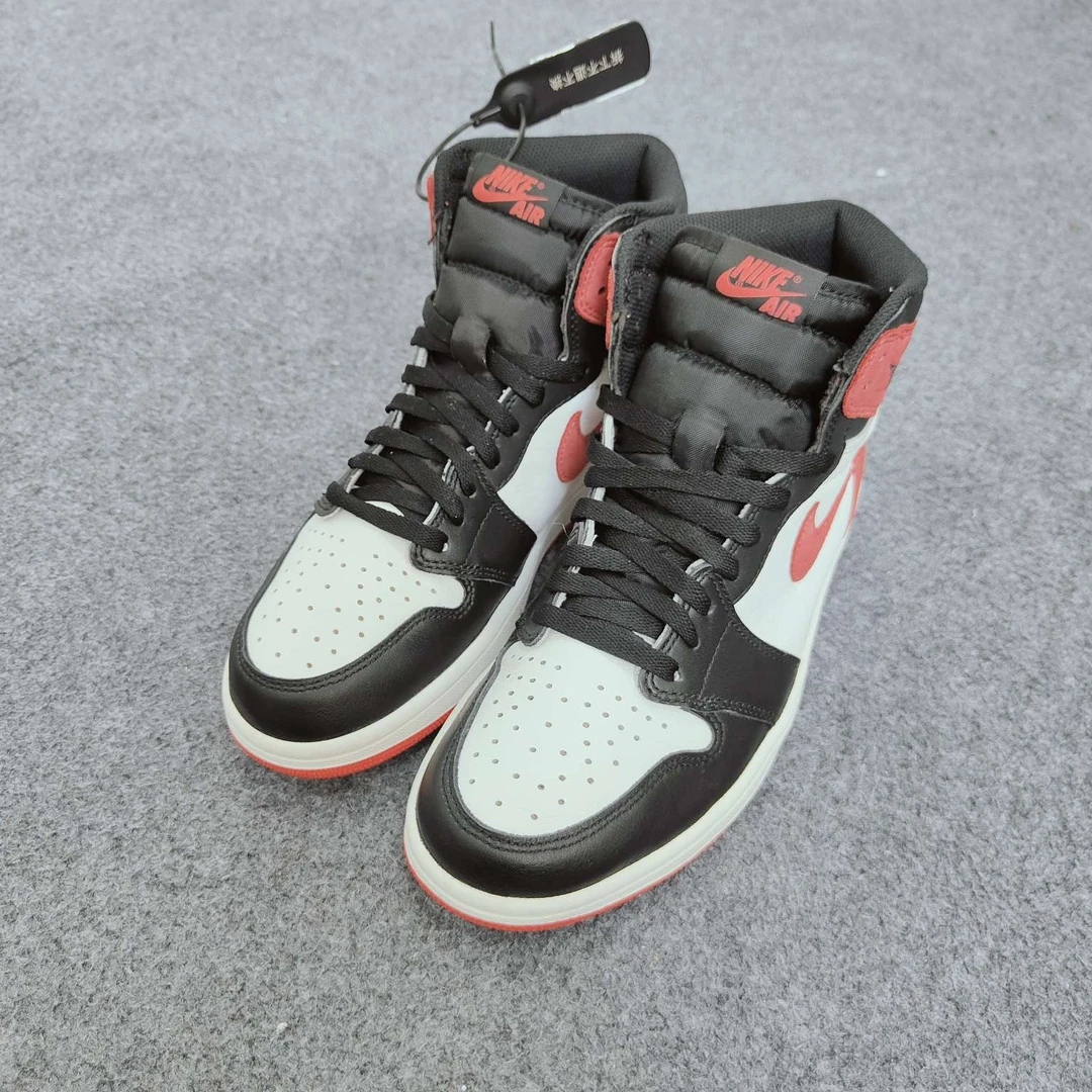 AJ1六冠王 43码原盒 RR2912