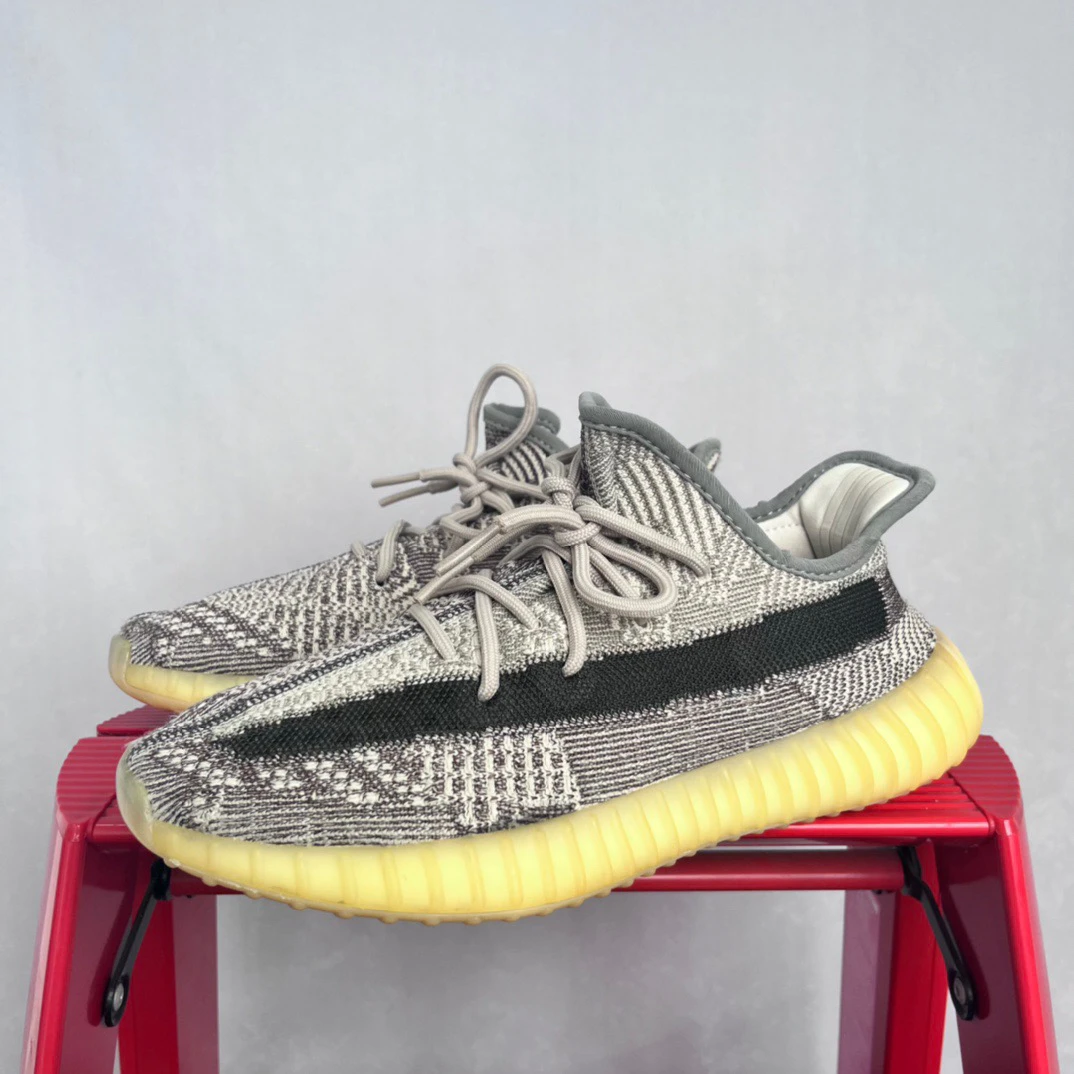Yeezy350灰芝麻42码  PP0117 鞋