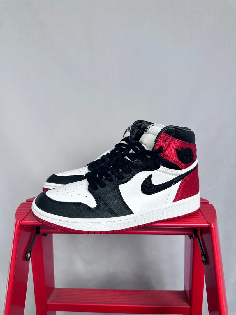 Aj1丝绸黑脚趾42码 PP1902 鞋