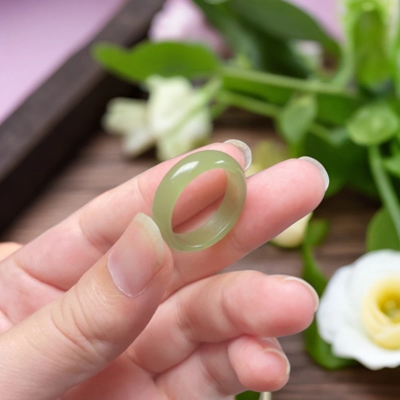 天然和田玉戒指精美精致