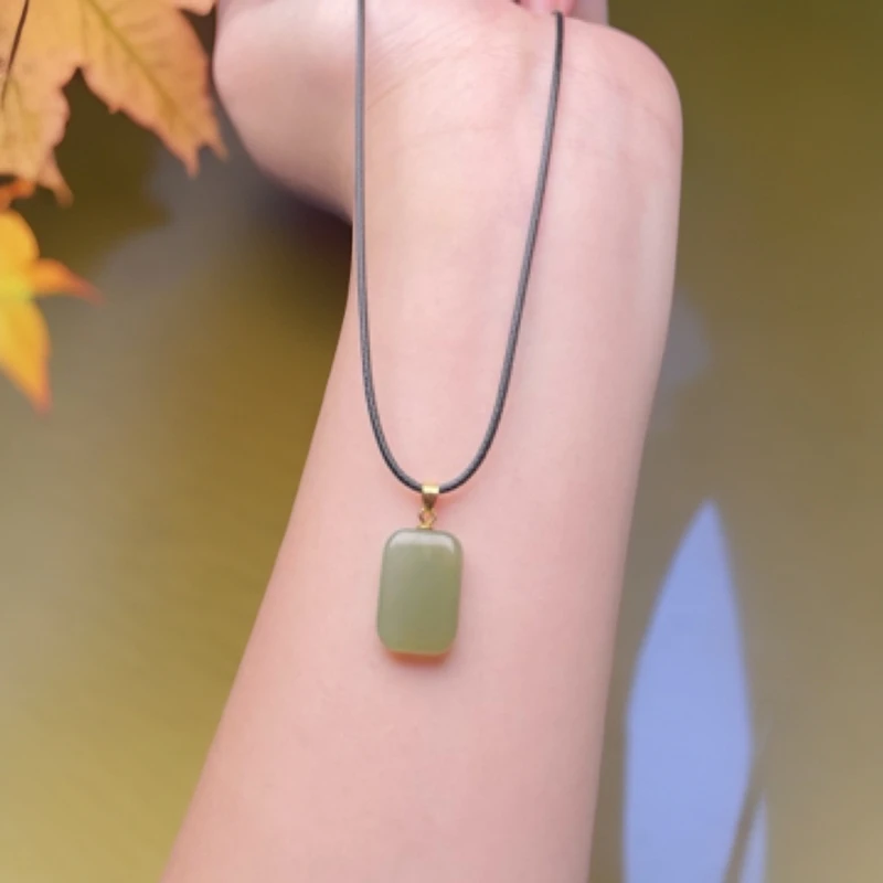 天然和田玉无事牌时尚精美珠宝女款