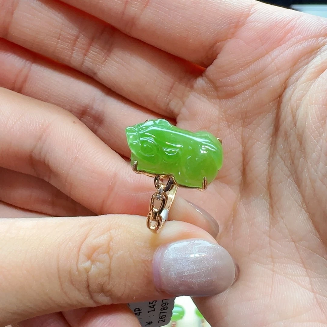 和田玉（碧玉）戒指18K金镶嵌