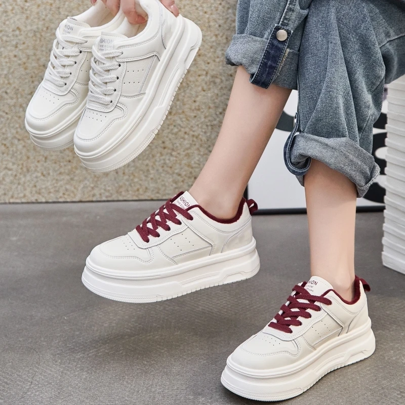 2024秋冬新款超轻时尚百搭小白鞋厚底板鞋加绒女休闲鞋MS80691-2