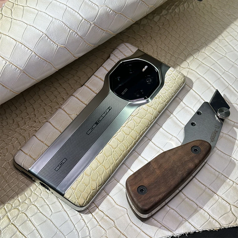 适用华为mate70rs保时捷手机壳高档真皮小众手工定制奢华男女款潮