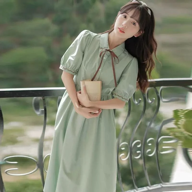 甜美减龄夏季温柔风女中学生温柔文艺学院风刺绣气质优雅衬衫裙子