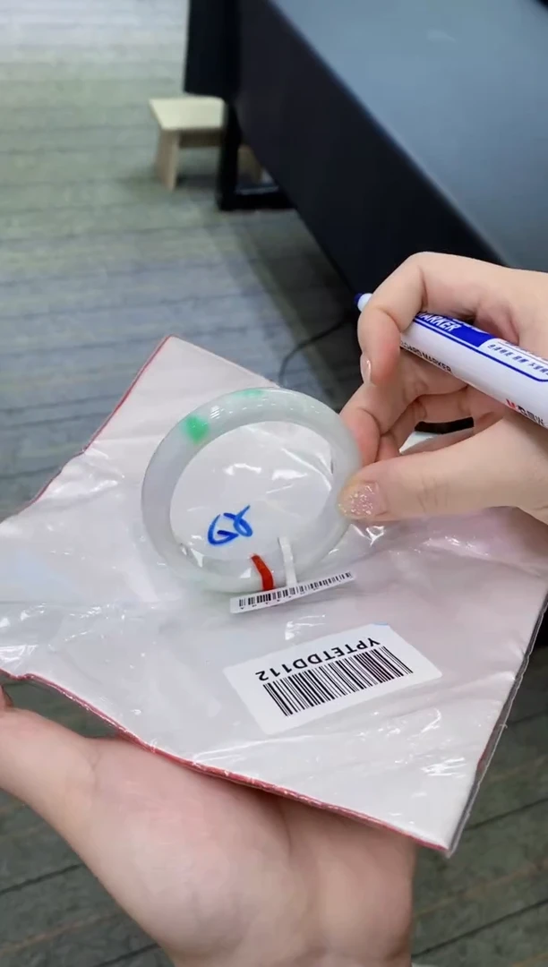 【闪购商品】翡翠手镯未镶嵌