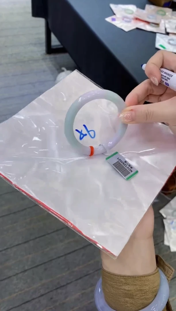 【闪购商品】翡翠手镯未镶嵌