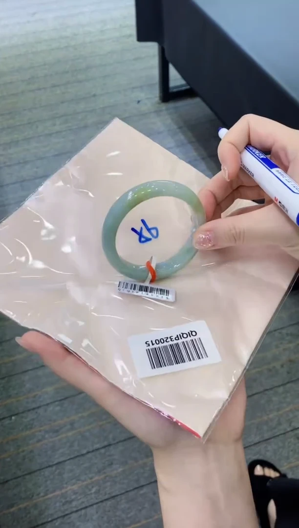 【闪购商品】翡翠手镯未镶嵌