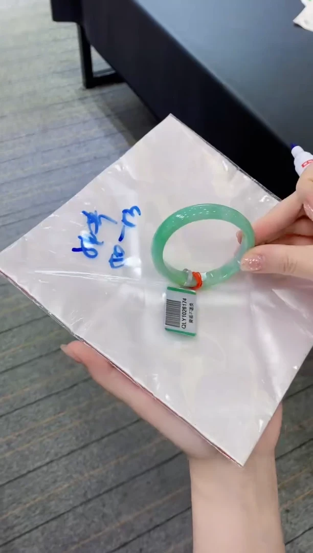 【闪购商品】翡翠手镯未镶嵌
