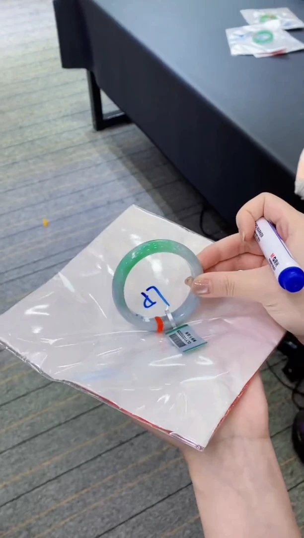 【闪购商品】翡翠手镯未镶嵌