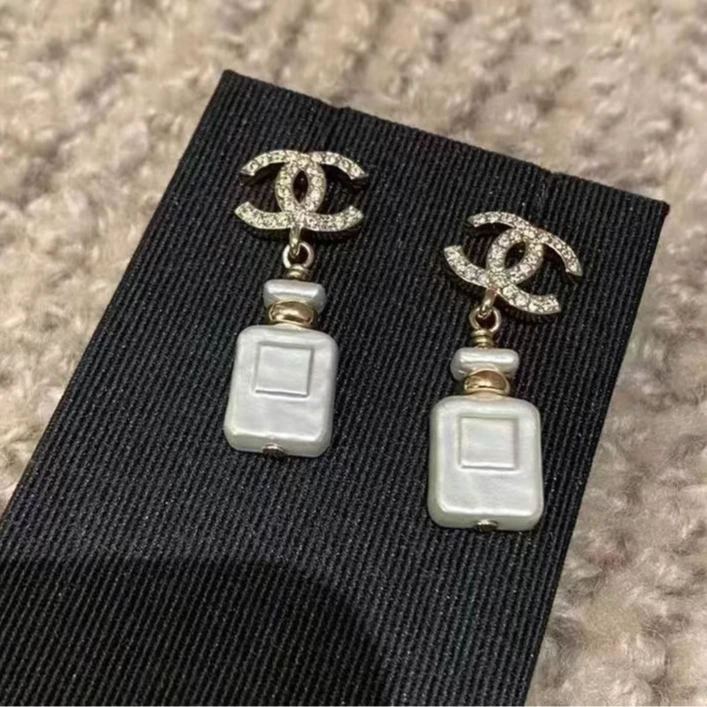 全新未使用 Chanel/香奈儿 满钻双C香水瓶耳环/火火