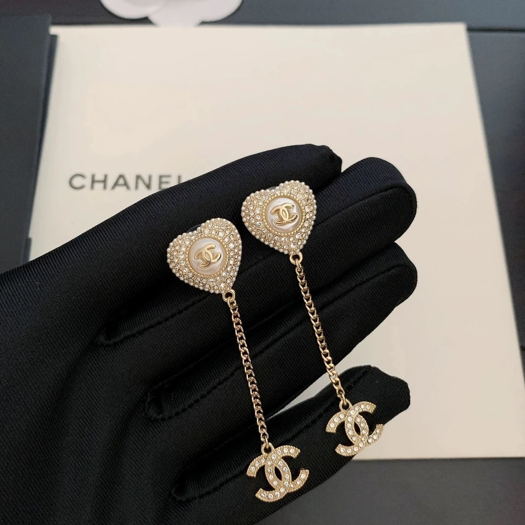 全新未使用 Chanel/香奈儿 爱心双C吊坠耳钉/香选