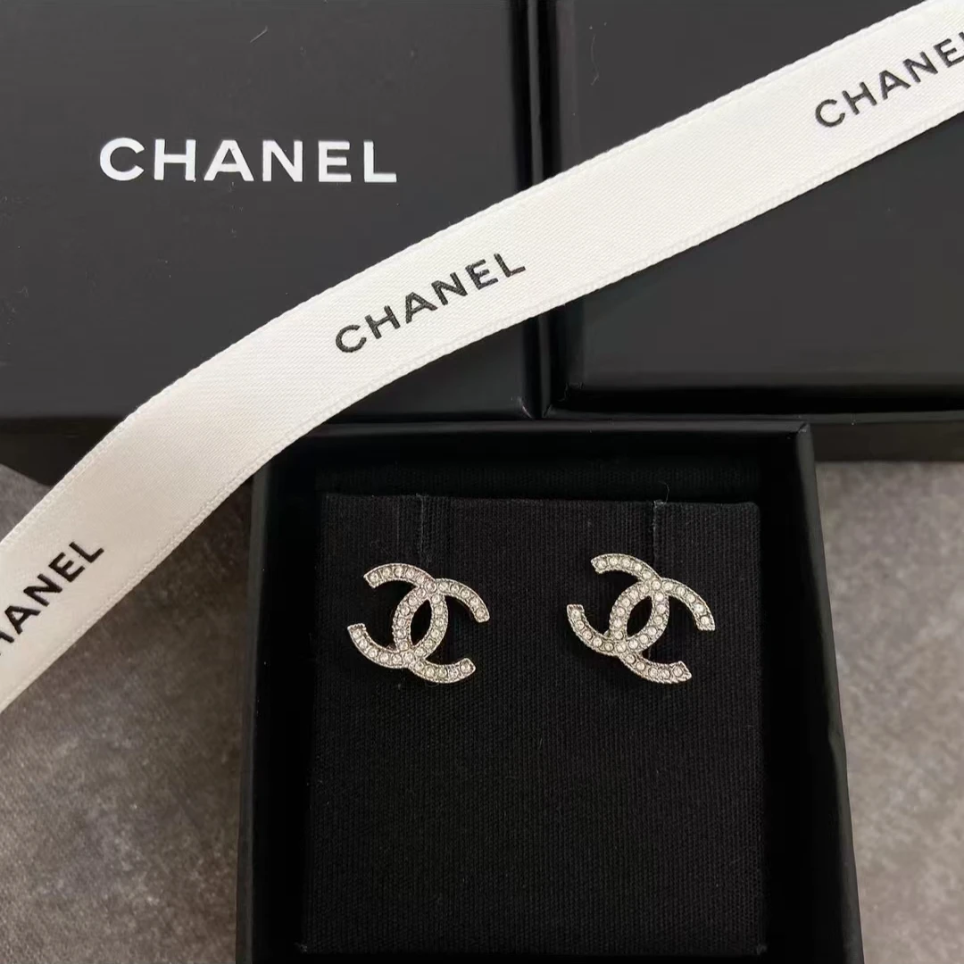 99新 Chanel/香奈儿 银色钻双C耳钉/香选
