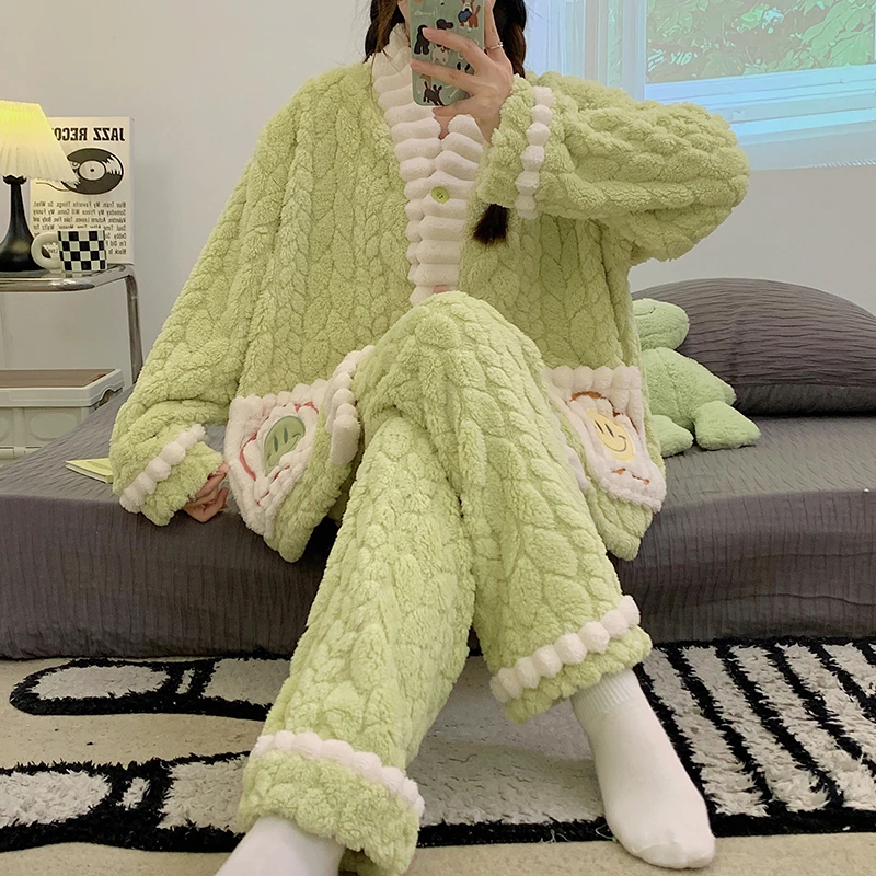 大码200斤胖妹妹睡衣女生冬季新款保暖加厚珊瑚绒毛绒家居服套装