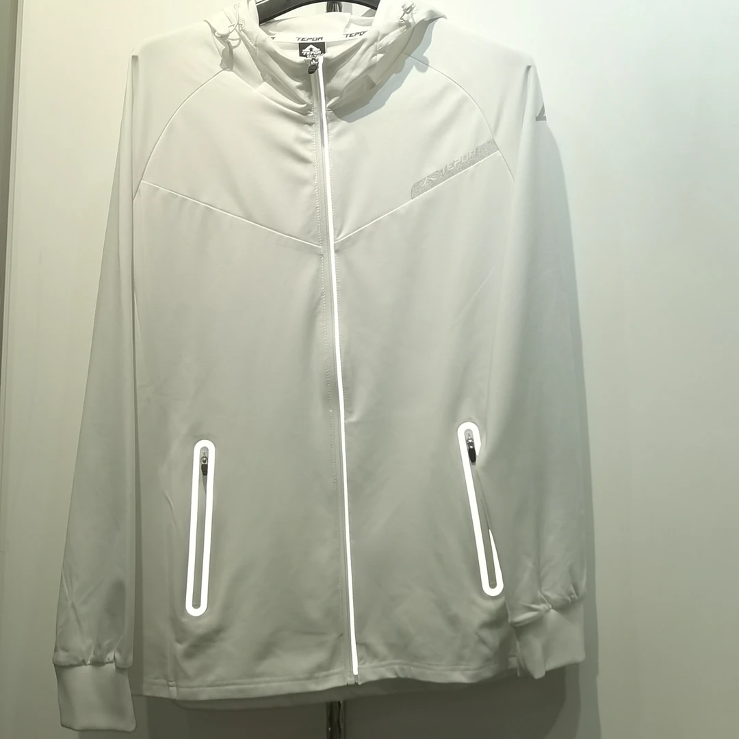 天跑运动速干衣时尚户外休闲透气运动风连帽防紫外线女士轻薄薄款