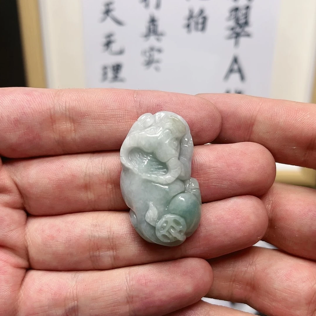 翡翠颈饰未镶嵌牌子