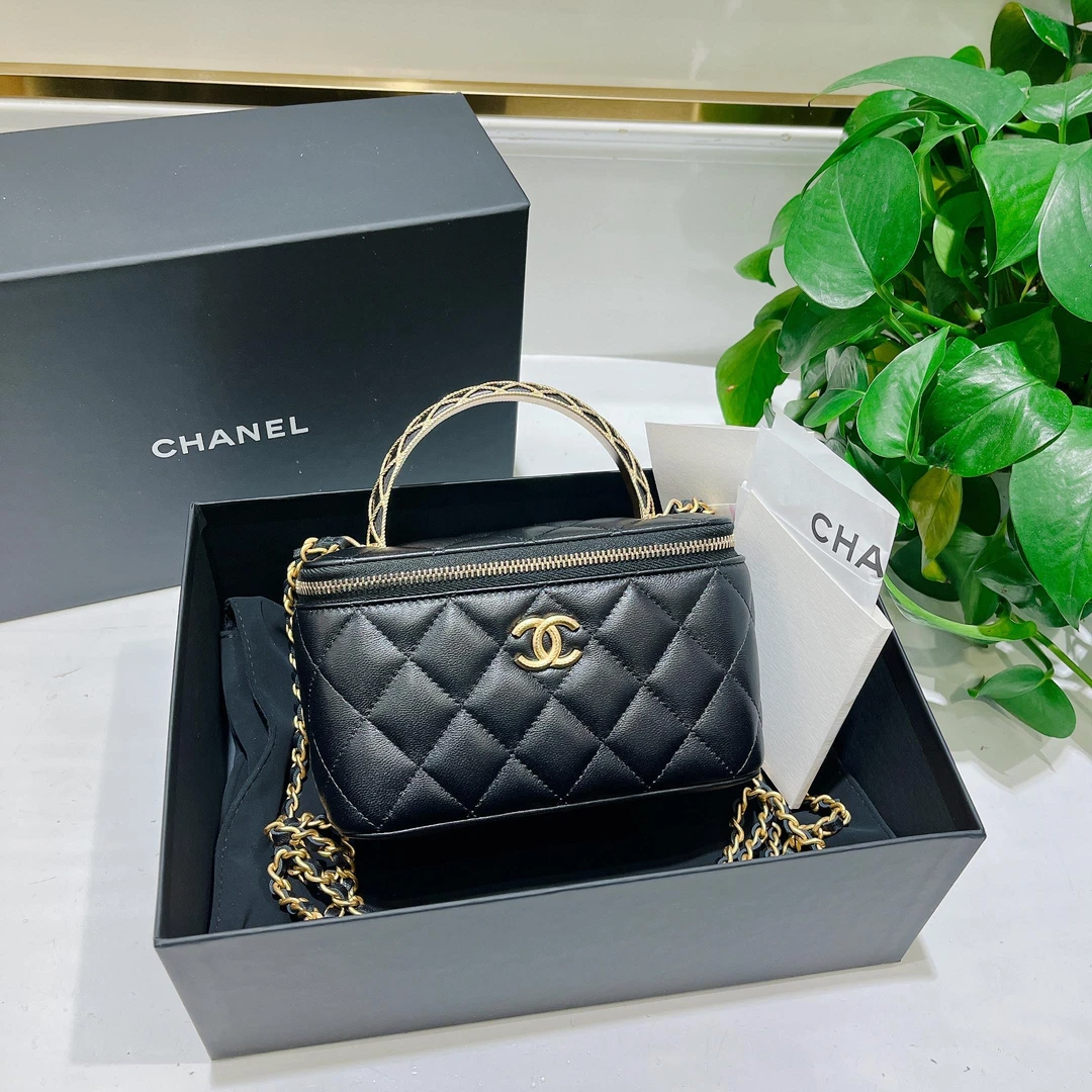 全新未使用  一泽奢品/CHANEL/23A手柄长盒子包/Z23083106菱格