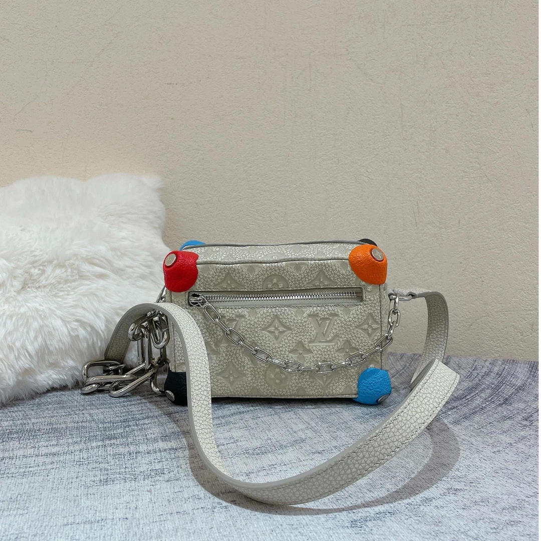 95新  一泽奢品/LV/限量 攀岩盒子包/Z24071724A