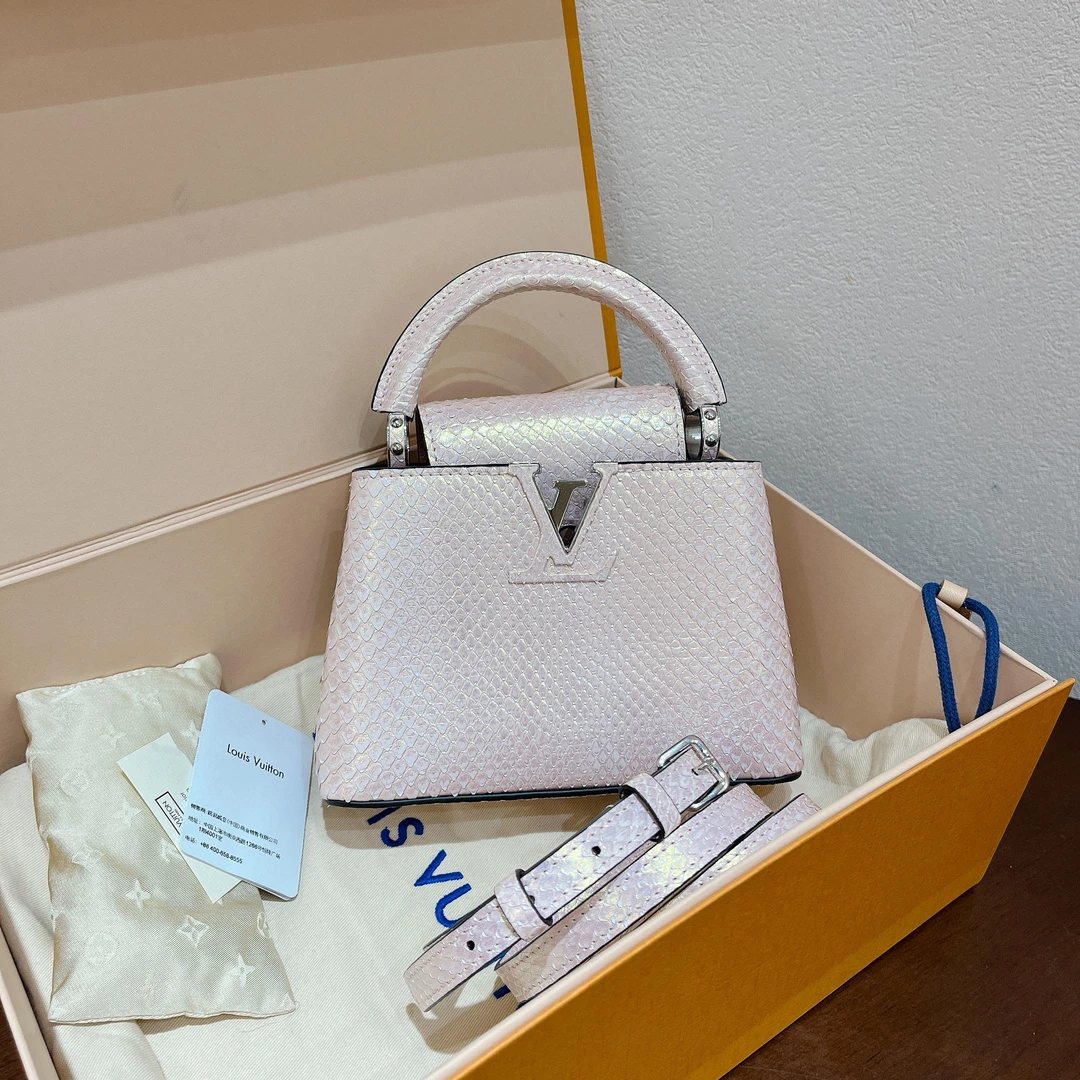 99新  一泽奢品/LV/人鱼姬色蛇皮CAP手提包/Z24012414
