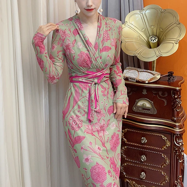 【曼陀罗花】高定优雅气质高腰修身性感显瘦显白V领时尚日常连衣裙