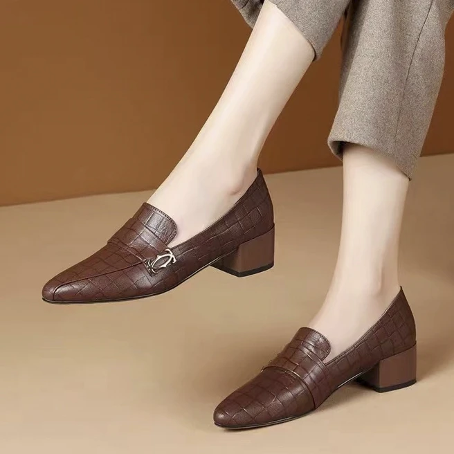 软面羊皮尖头皮鞋英伦风单鞋女2025秋季新款女鞋百搭粗跟女鞋中跟