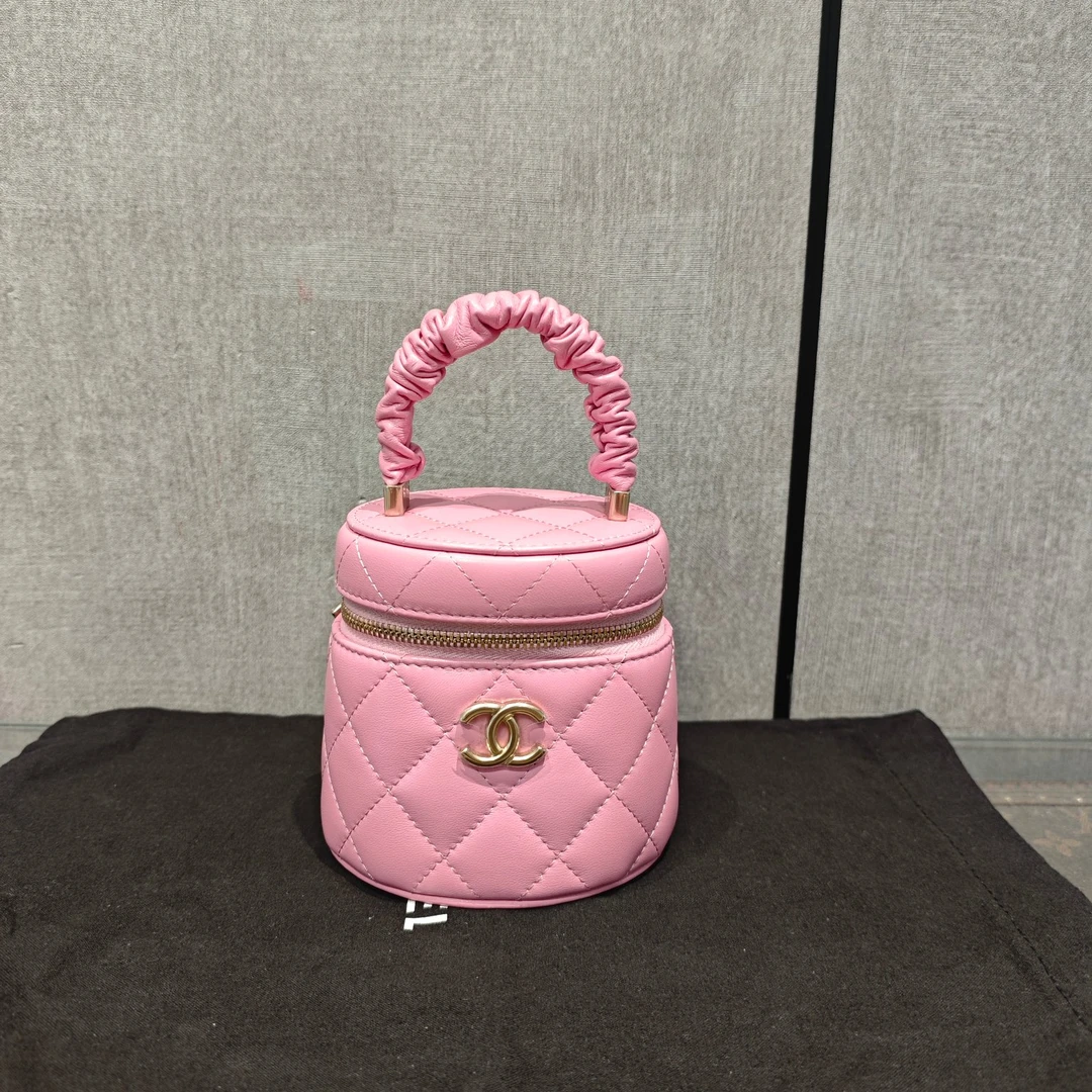 95新 Chanel/香奈儿 小羊皮粉金肥肠包化妆包 24806
