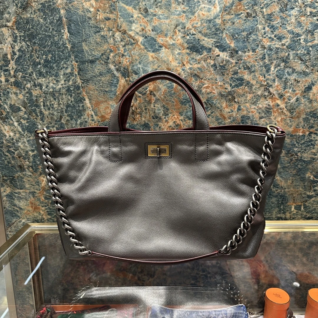 95新 Chanel/香奈儿 金扣荔枝牛皮2.55机场手提大托特包 17236