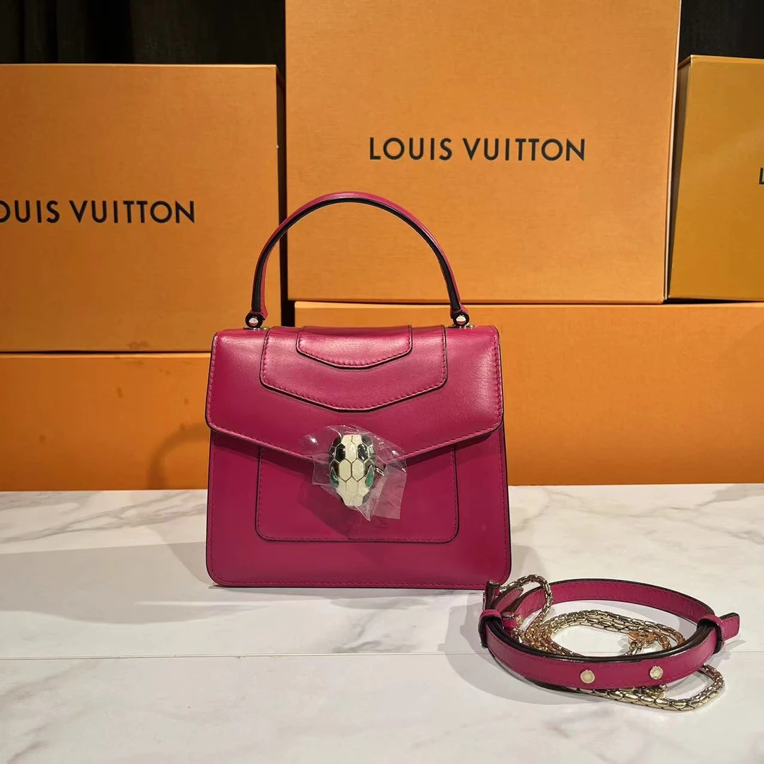 95新 BVLGARI/宝格丽 帝爵奢品/BVLGARI/玫红色蛇头风琴单肩包