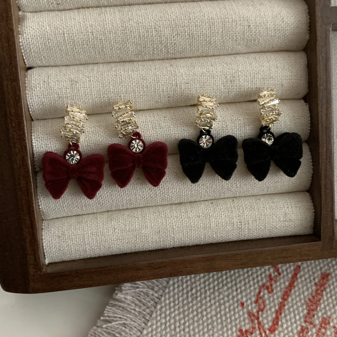 铜合金耳饰 秋冬复古植绒蝴蝶结耳环女气质小众设计感耳饰