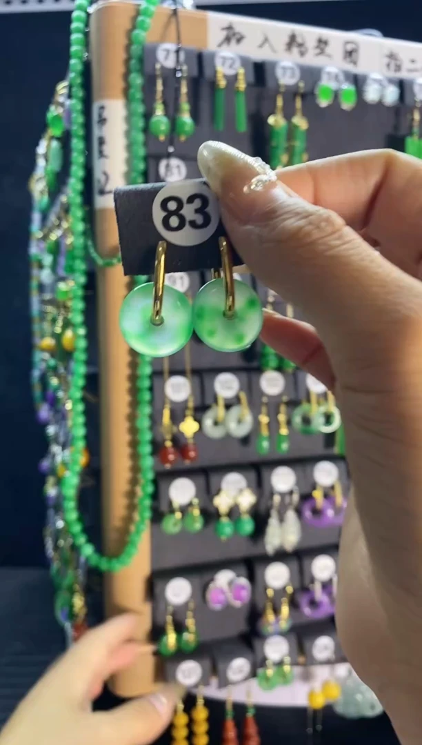 【闪购商品】翡翠耳饰银S925镶嵌83..