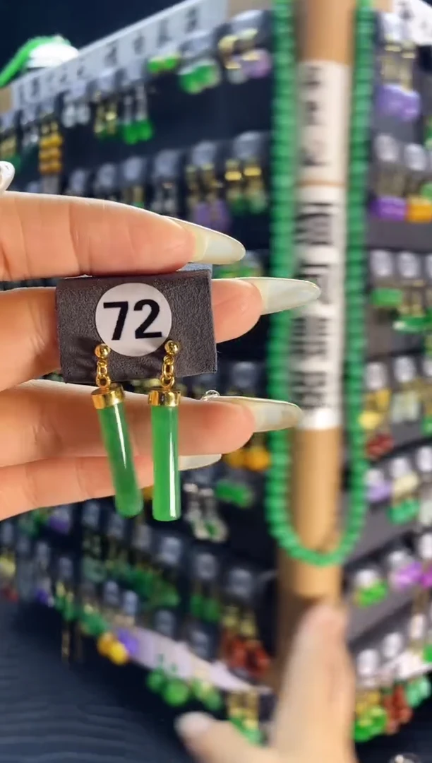 【闪购商品】翡翠颈饰银S925镶嵌72...