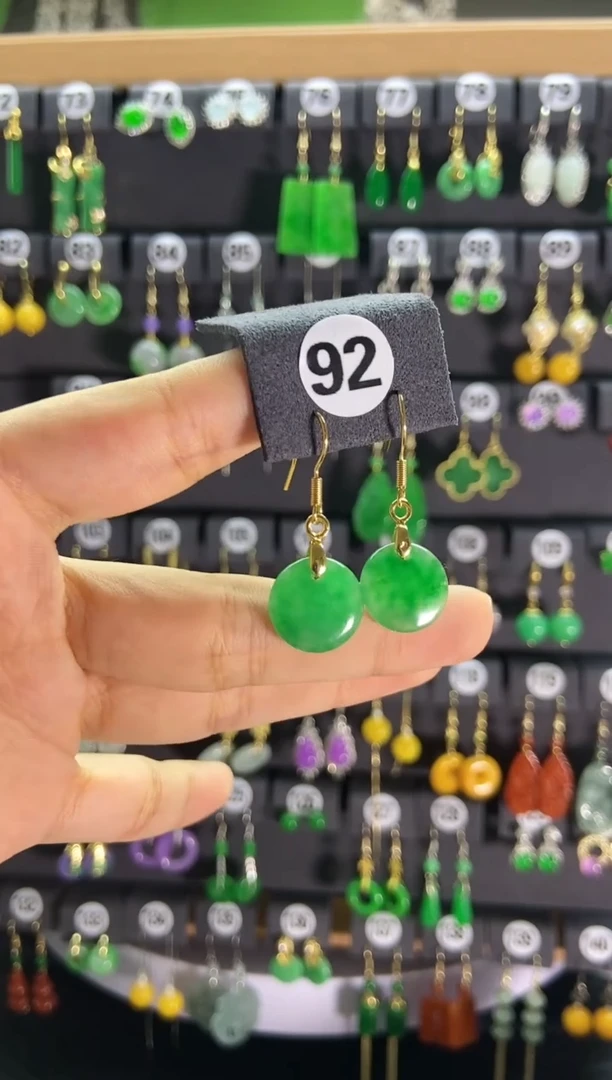 【闪购商品】翡翠耳饰银S925镶嵌92...