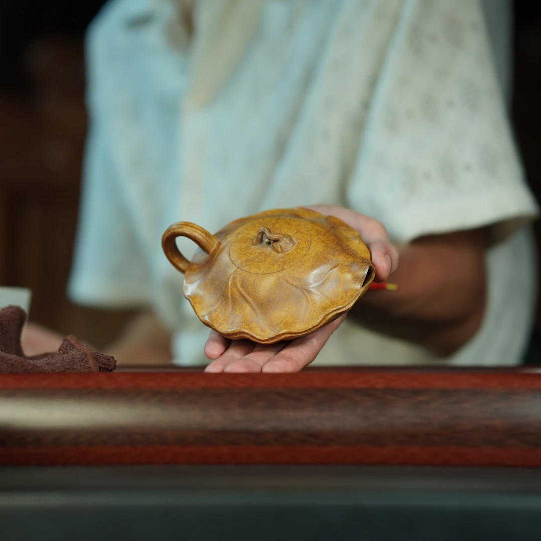 【段泥荷叶】宜兴老段泥紫砂原矿原料手工壶荷叶紫砂壶