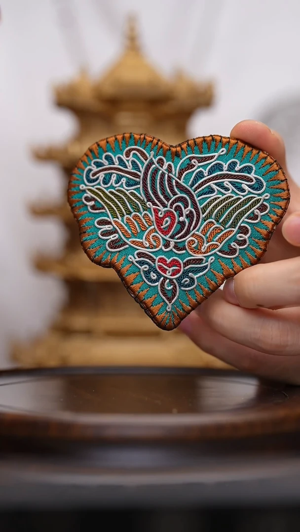 【闪购商品】刺绣黔东南苗族刺绣A313