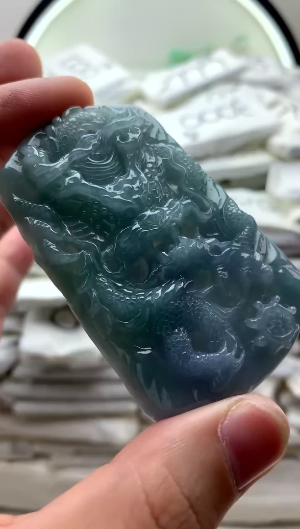 【闪购商品】翡翠颈饰未镶嵌龙牌