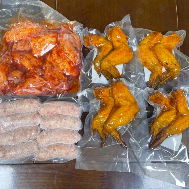 翅中1包原味热狗1包烤翅8只（顺丰包邮）