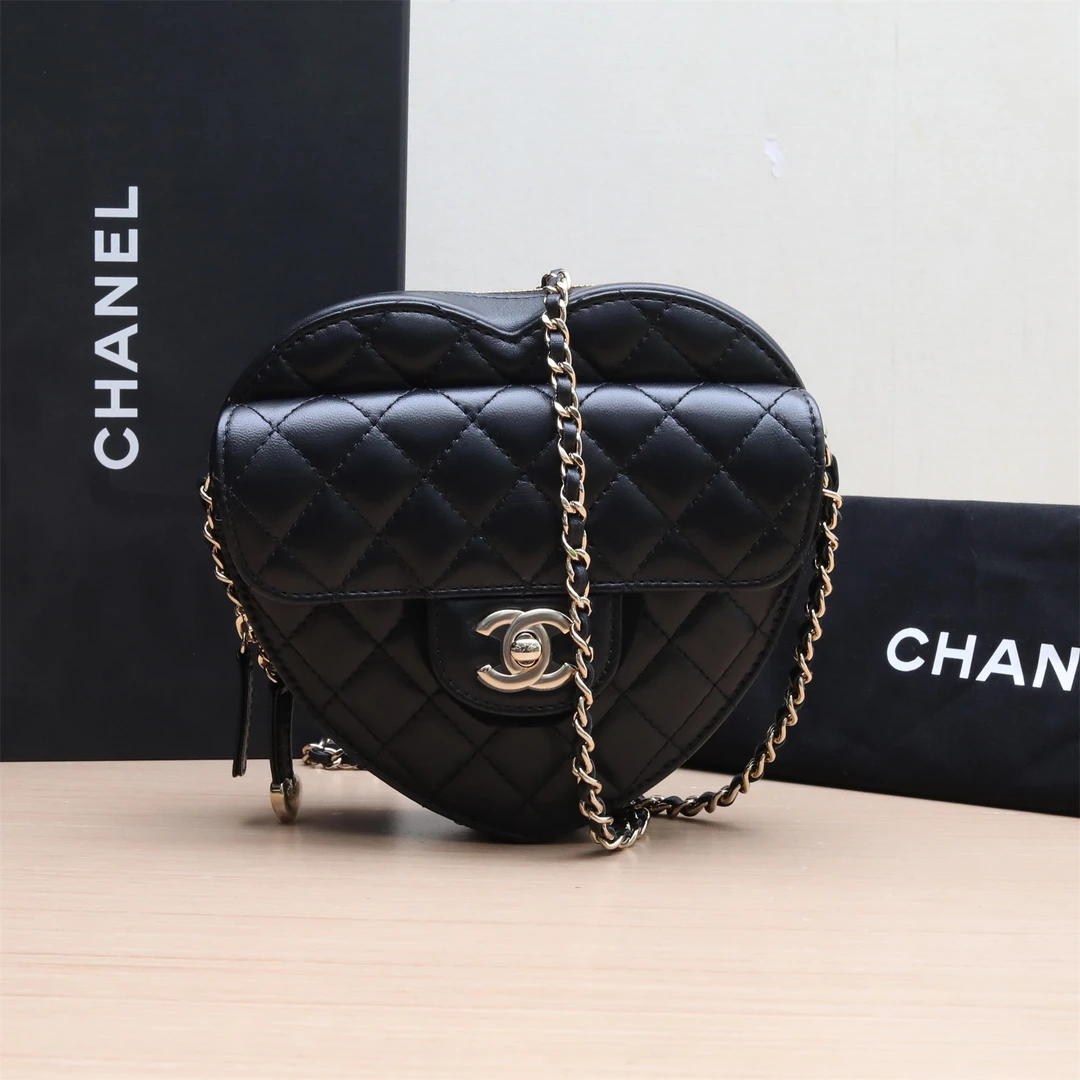 99新 Chanel/香奈儿 小花佳珊24454422SS 桃形爱心斜挎包 18cm