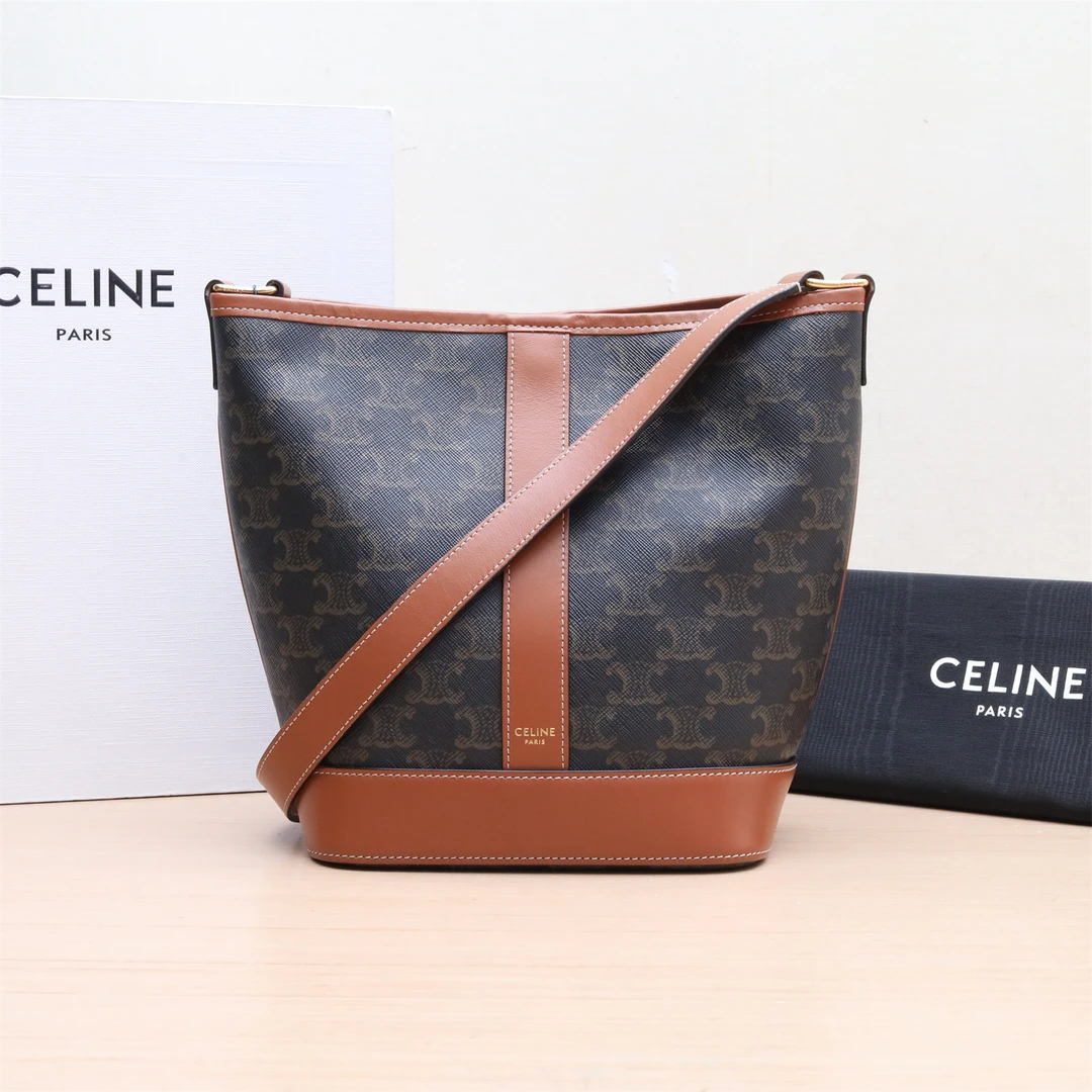 95新 Celine/思琳 新粉黑黑 865531 水桶包 小号