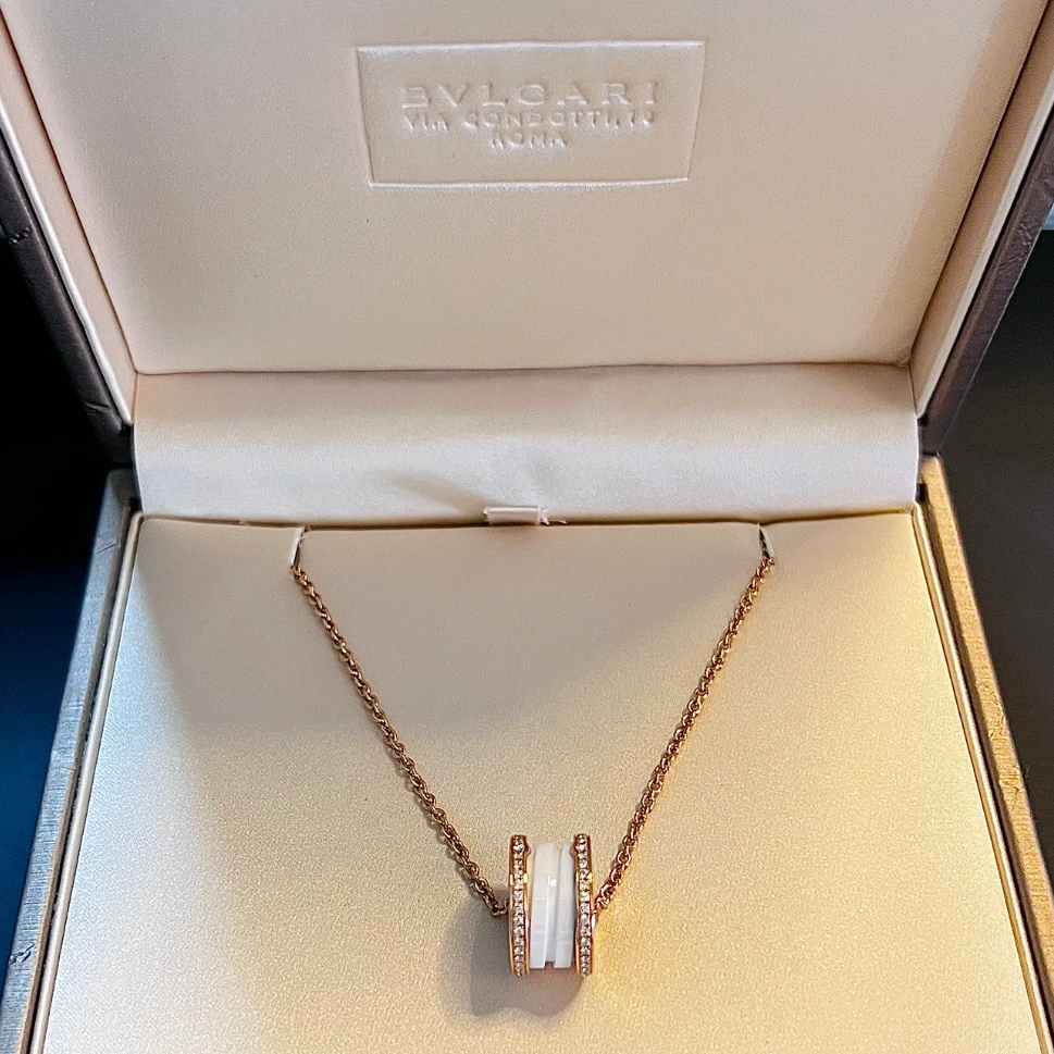99新 BVLGARI/宝格丽 宠粉小花6珊 陶瓷边钻弹簧 项链 玫瑰金