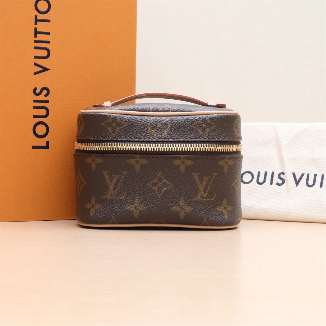 95新 LouisVuitton/路易威登 小花佳珊 Nice 化妆包 Nano 芯片