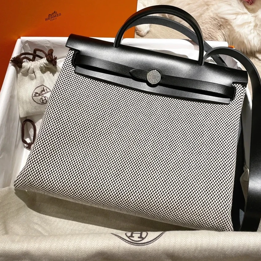 99新 Hermes/爱马仕 小花攀攀Herbag31 黑白熊猫帆布 华夫格 z刻