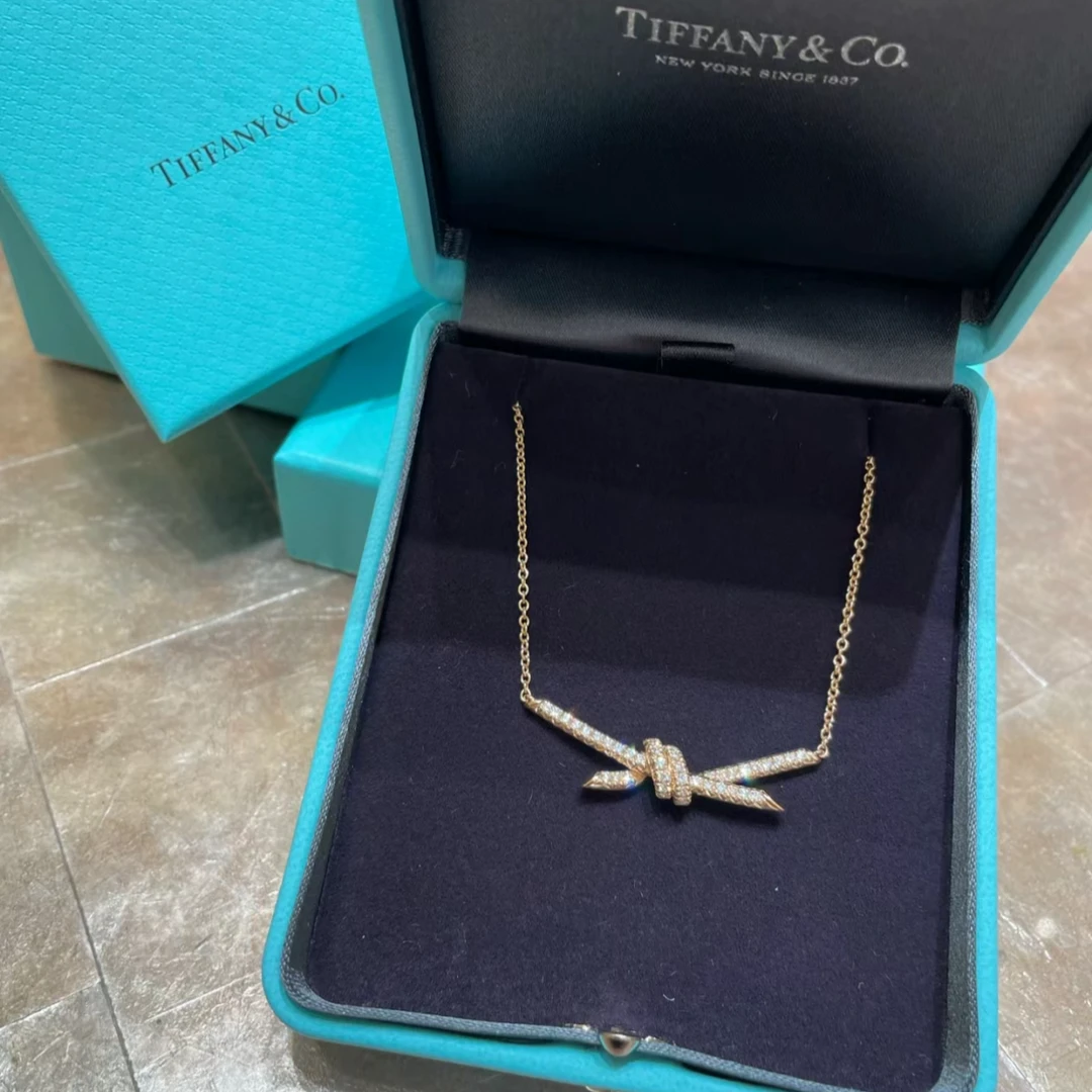 全新未使用 Tiffany & Co./蒂芙尼 小花6珊绳结knot满钻玫瑰项链