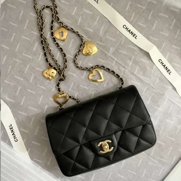 99新 Chanel/香奈儿 小花6花 22B 黑金 大mini 爱心链条包